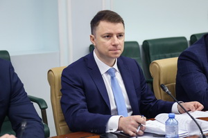 Совещание Комитета по федеративному устройству, региональной политике, МСУ и делам Севера «Проблемы импортозамещения и наращивание отечественного промышленного производства лифтов»