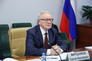 Совещание Комитета по федеративному устройству, региональной политике, МСУ и делам Севера «Проблемы импортозамещения и наращивание отечественного промышленного производства лифтов»